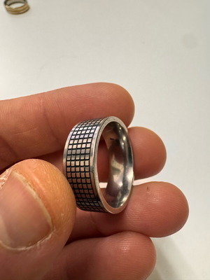 Ring used in good condition, barely worn
