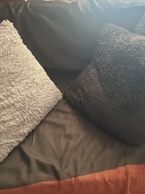 Decorative pillows set of 4, 47×47 cm, like new, beige and dark brown