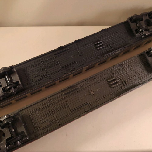 Lima train wagons set 2 pieces 1/87 HO scale like new