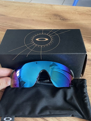 Oakley Evzero Blades men's sunglasses with black frame and blue mirror lens