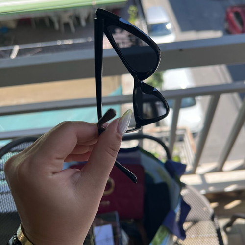 Cat Eye Y2K Sunglasses Like New, Black Frame