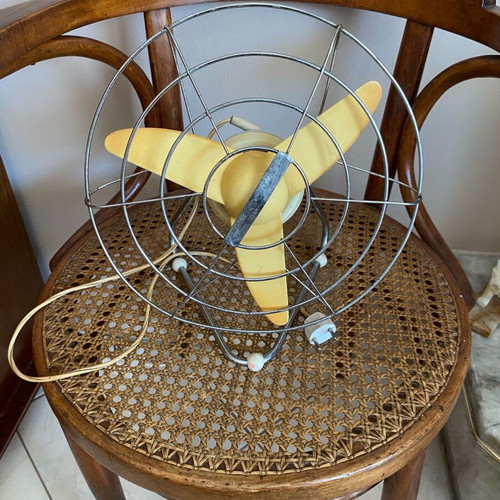 Vintage fan from the 70s used, rotating