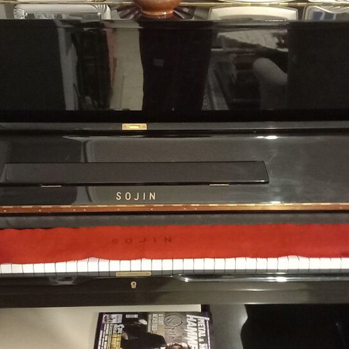 Sojin piano like new, made in Korea