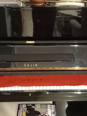 Sojin piano like new, made in Korea