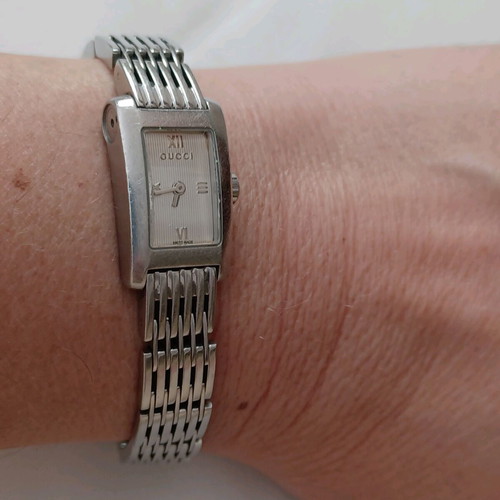 Gucci wristwatch women's used silver