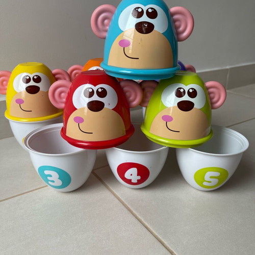 Chicco bowling set μεταχειρισμένο με κορίνες που χωρίζουν στη μέση