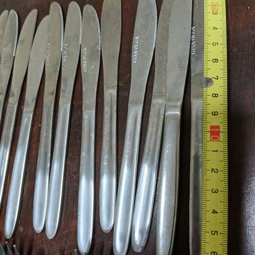 Spoons and knives set like new
