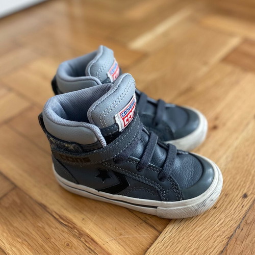 Converse athletic shoes used, size 23, gray for boys