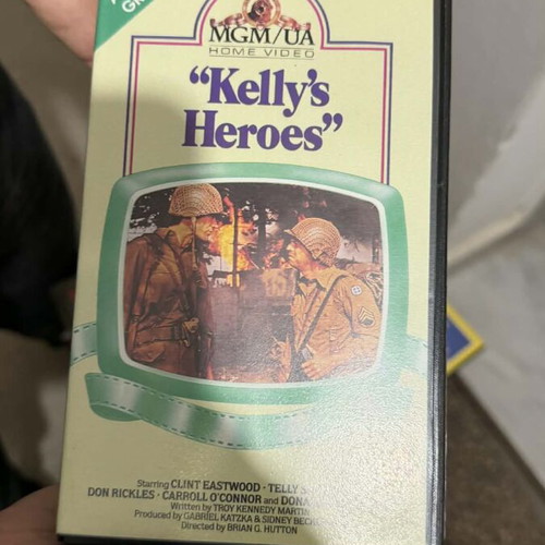 Kelly’s Heroes videocassette like new
