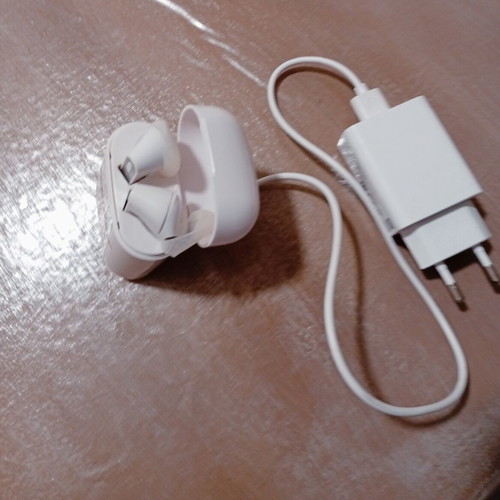 Wireless Bluetooth earbuds TWS with charging case, new