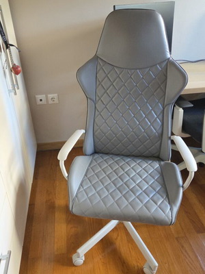 IKEA UTESPELARE καρέκλα γραφείου τύπου gaming σαν καινούργιο, γκρι δέρμα