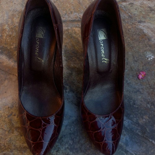 Bordo leather/patent pumps like new, size 37