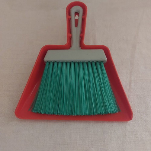 Dustpan and brush set new, 17x12 cm