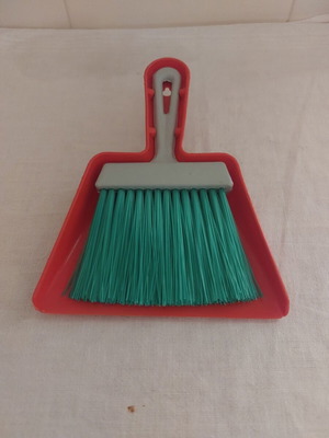 Dustpan and brush set new, 17x12 cm