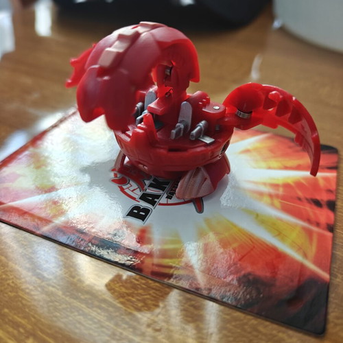 Bakugan Dragonoid Pyrus figure