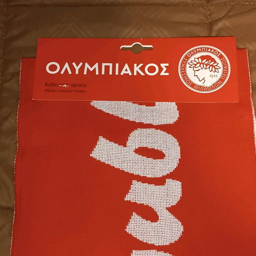 Olympiacos collectible scarf like new with tags