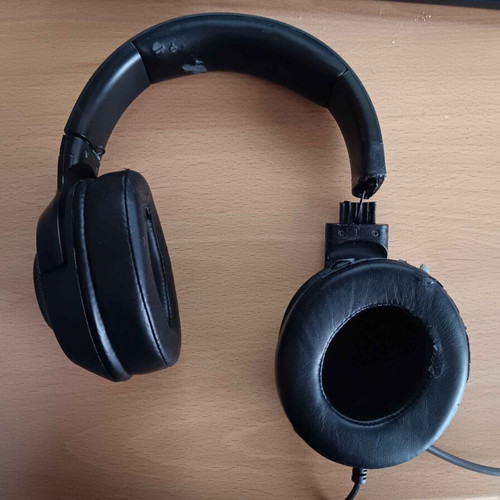 Razer Kraken X used wired headphones with damage