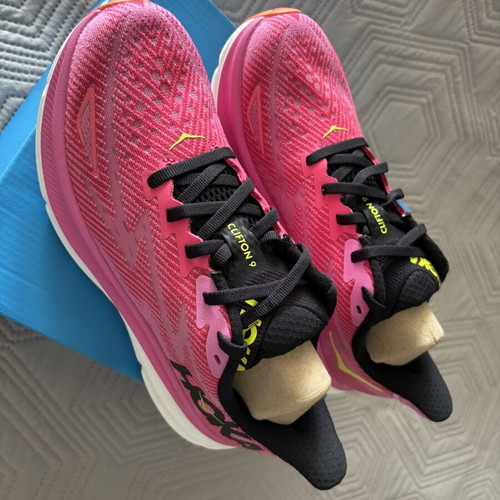 HOKA Clifton 9 women's running shoes, pink, size 38