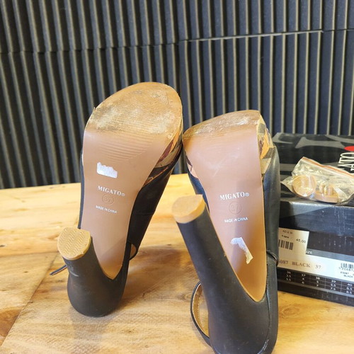Migato black leather platform shoes size 37 used