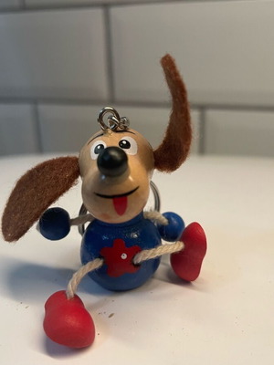 Wooden dog keychain like new