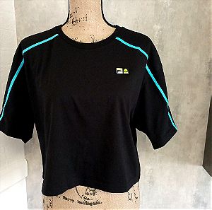 L . Fila Γυναικείο κοντό, φαρδύ t-shirt. Sale athletic women's t-shirt Fila. Αυθεντικό t-shirt Fila