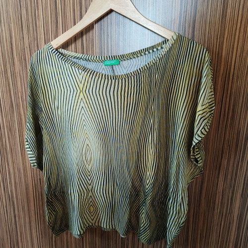 United Colors of Benetton women's top like new, size L, white and yellow