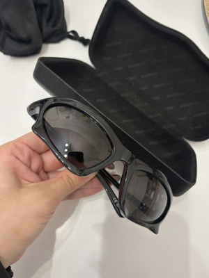 Balenciaga sunglasses like new, black
