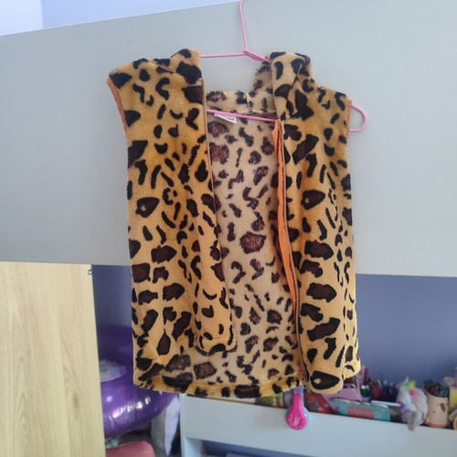 Sleeveless leopard hoodie vest for girl 3-4 years used