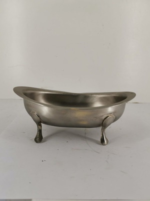 Set of 2 silver-plated decorative items used for fondant or nuts