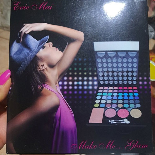 Makeup set new with eyeshadows, blush and brushes