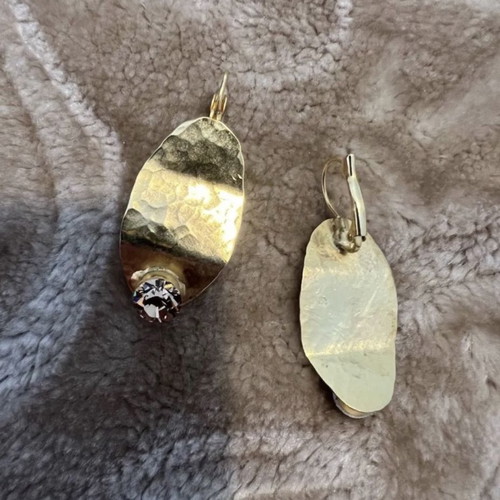 Gold-plated earrings used with Swarovski stone