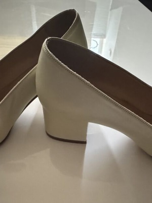Bournazos leather pumps size 39 like new