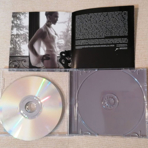 Jennifer Lopez Como Ama Una Mujer CD like new, pop