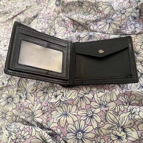 Wallet like new, excellent condition