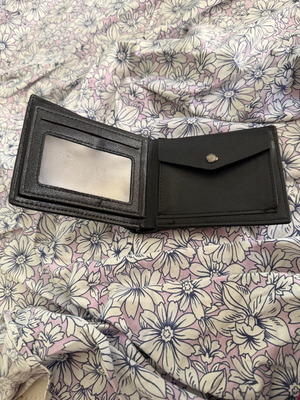 Wallet like new, excellent condition