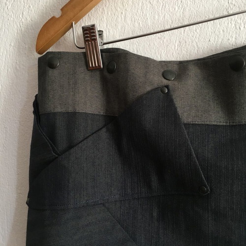 Multi size mini skirt, Y2K style, adjustable tick tack closing