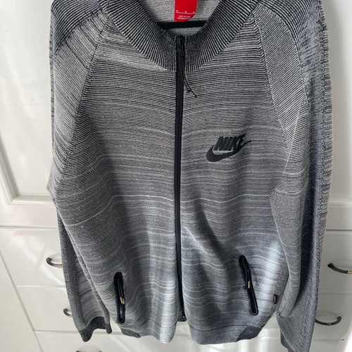 Nike men medium jacket like new, zebra pattern