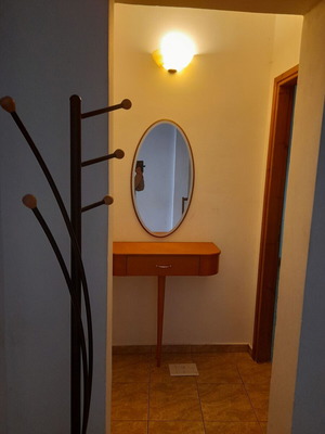 Κονσόλα επιτοίχια με συρτάρι και καθρέπτη σαν καινούργιο