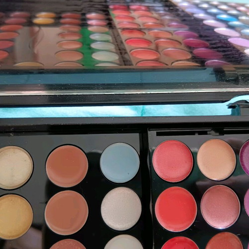 Make Up Studio Sephora Palette collectible with mirror and stands