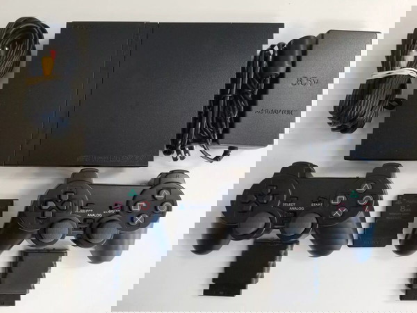 Κονσόλα Ps2+ Δύο χειρηστήρια