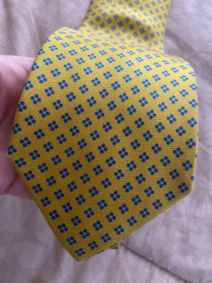 Vintage Etro tie like new made of 100% silk
