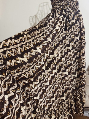 Maxi dress with belt and ruffles new, one size