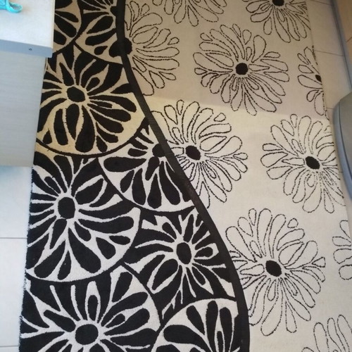 Christina Rossi Newplan rug like new, black and white, 1.60x2.30 m