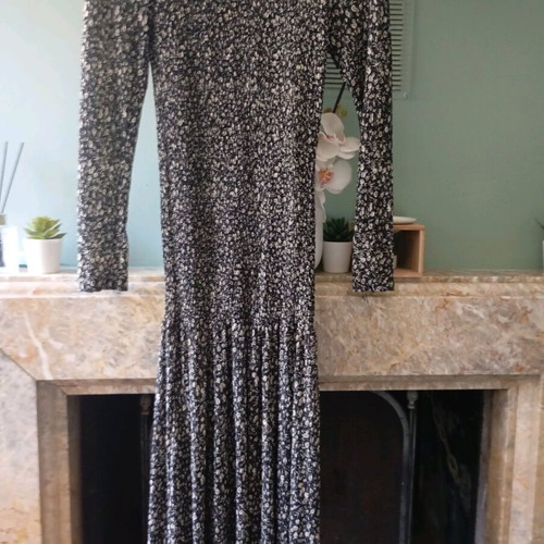 Mango long dress like new, black with white floral pattern, size S