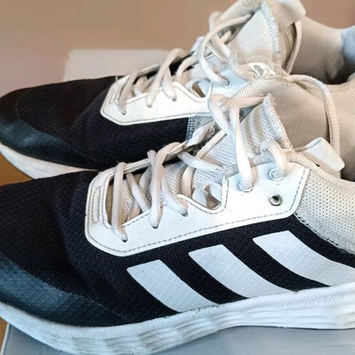 Adidas athletic shoes used, size 38 2/3, black and white