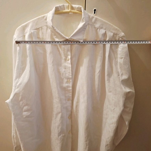 White women's shirt XL like new