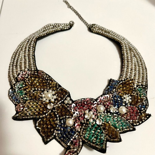 Handmade necklace with pearls and multicolored beads like new