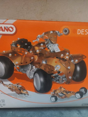 Meccano Erector Design 3 construction toy new with 10 metal models