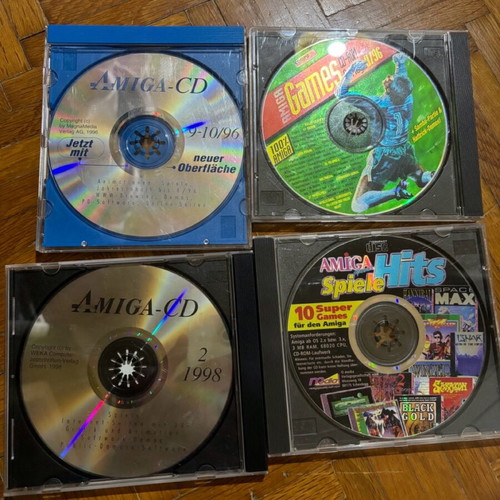 Amiga CD like new, pack of 4 from German magazines