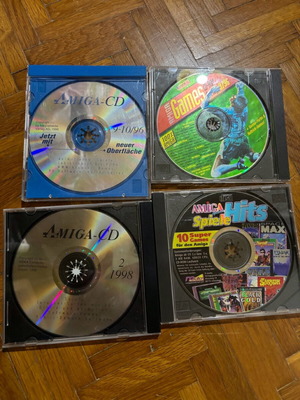 Amiga CD like new, pack of 4 from German magazines